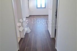 LUKSUZAN APARTMAN PORED MORA U POVLJANI, Povljana, Flat