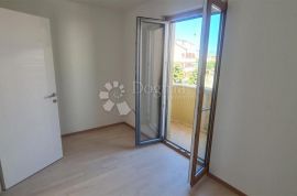 LUKSUZAN APARTMAN PORED MORA U POVLJANI, Povljana, Flat