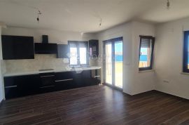 LUKSUZAN APARTMAN PORED MORA U POVLJANI, Povljana, Flat