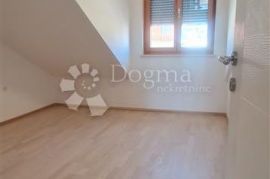 LUKSUZAN APARTMAN PORED MORA U POVLJANI, Povljana, Appartement