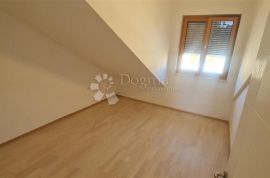 LUKSUZAN APARTMAN PORED MORA U POVLJANI, Povljana, Appartement