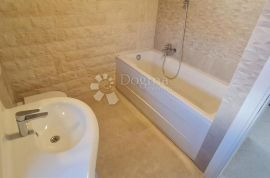 LUKSUZAN APARTMAN PORED MORA U POVLJANI, Povljana, Appartement