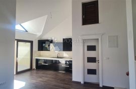 LUKSUZAN APARTMAN PORED MORA U POVLJANI, Povljana, Appartement