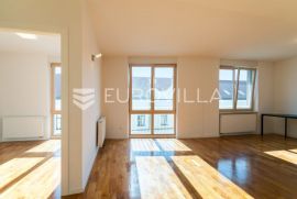 Centar, Petrinjska ulica prekrasan četverosoban stan/ured NKP 97 m2, Zagreb, Appartment