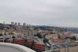 RIJEKA, CENTAR - stan 93m2 panoramski pogled na more i grad, Rijeka, شقة