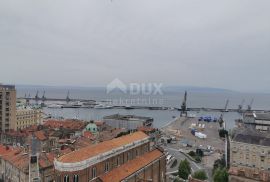 RIJEKA, CENTAR - stan 93m2 panoramski pogled na more i grad, Rijeka, شقة