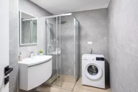 Luksuzni apartman uz more, Povljana, Flat