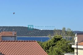 VODICE, novo, pogled, 350 m od mora, krovna terasa 127 m2, Vodice, Appartement