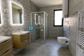 VODICE, novo, pogled, 350 m od mora, krovna terasa 127 m2, Vodice, Appartement