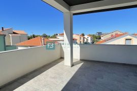 VODICE, novo, pogled, 350 m od mora, krovna terasa 127 m2, Vodice, Appartement