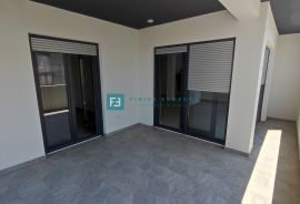 VODICE, novo, pogled, 350 m od mora, krovna terasa 127 m2, Vodice, Appartement