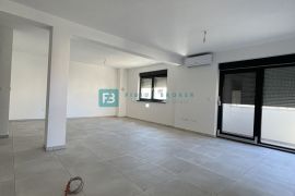 VODICE, novo, pogled, 350 m od mora, krovna terasa 127 m2, Vodice, Appartement