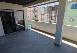 VODICE, novo, pogled, 350 m od mora, krovna terasa 127 m2, Vodice, Appartement