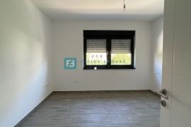 VODICE, novo, pogled, 350 m od mora, krovna terasa 127 m2, Vodice, Appartement