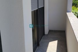 VODICE, novo, pogled, 350 m od mora, krovna terasa 127 m2, Vodice, Appartement