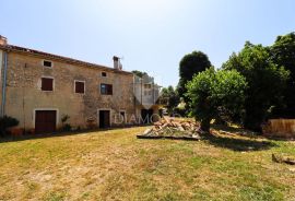 Poreč, okolica, autohtona istarska vila sa prostranim imanjem!, Poreč, Casa