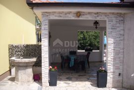 Otok Krk, Dobrinj (okolica) - Samostojeća kuća sa bazenom, Dobrinj, Casa