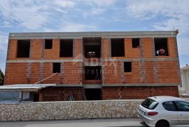 KRK - Vila s 4 apartmana i 2 bazena!, Krk, Ev