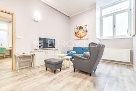 Zagreb, Donji grad, trosoban stan u strogom centru 66 m2, Zagreb, Apartamento