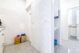 Zagreb, Dubrava, poslovni prostor uredske namjene 109 m2 na 1. katu stambeno-poslovne zgrade, Zagreb, العقارات التجارية