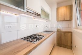 Slovenska/Ulica grada Mainza, novogradnja, penthouse 170 m2 najam, Zagreb, Stan