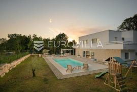 Istra, Žminj, prekrasna vila od 160 m2, na velikoj okućnici od 1100 m2, Žminj, بيت