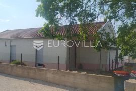 Zadar, Crno, predivna urbana samostojeća kuća u izgradnji, Zadar, House