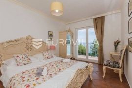 Luksuzna villa s bazenom, 1. red do mora Trogir, Trogir, Casa