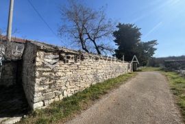 Kaštel, Plovanija  velika stara samostojeća kuća - stancija, Buje, Casa