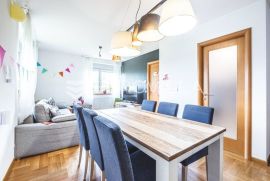 Zagreb, Špansko, trosoban stan NKP 73 m2 + garažno parkirno mjesto, Zagreb, Apartamento