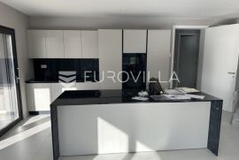 Istra, Pomer, prekrasna četverosobna vila 380 m2 s pogledom na more, Medulin, بيت