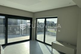 Istra, Pomer, prekrasna četverosobna vila 380 m2 s pogledom na more, Medulin, بيت