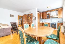 Zagreb, Mikulići, trosoban stan u visokom prizemlju 72,33m2, Zagreb, Wohnung