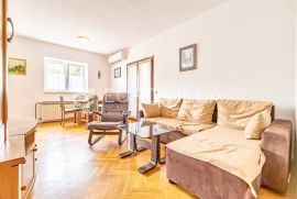 Zagreb, Mikulići, trosoban stan u visokom prizemlju 72,33m2, Zagreb, Apartamento