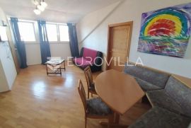 Pula, Giardini, četverosobni stan NKP 50 m2, Pula, Appartment