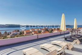 Rab, Barbat, pedivan penthouse na vrhu apartmanske ville 66 m2, Rab, Daire