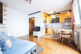 Zagreb, Jakuševec, dvosoban stan NKP 43 m2 + vanjsko parkirno mjesto, Zagreb, Apartamento