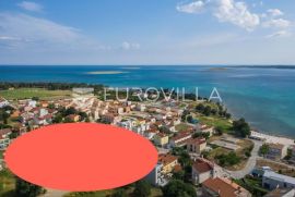 Medulin, manja samostojeća kuća NKP 121 m2 na svega 150 m od mora, Medulin, Maison