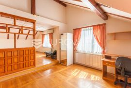 Zagreb Mikulići samostojeća kuća 300m2 na parceli 520m2, Zagreb, House