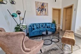 Slatine, Čiovo, Predivna vila za odmor s bazenom 340 m2, Split - Okolica, Casa