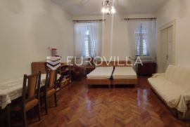 Pula, Giardini, višesoban stan, privatni parking, velika terasa, NKP 180 m2, Pula, Apartamento