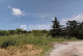 Medulin, veliko građevinsko zemljište 4030 m2 za stanogradnju + dodatno zemljište, Medulin, Terrain