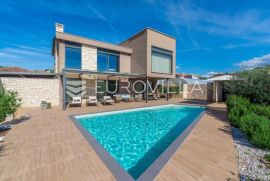 Istra, Umag, Prekrasna vila s bazenom, 156m2, Umag, Дом