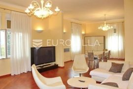 Opatija, luksuzan trosoban stan NKP 197 m2 + 4 VPM, Opatija, Kвартира