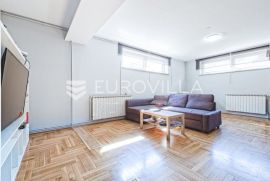 Zagreb, Maksimir, Donji Bukovac uređen trosoban stan 71,12 m2, Zagreb, Διαμέρισμα