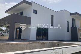 Istra, Zartinj, atraktivna vila 220m2 sa bazenom novogradnja, Raša, Ev