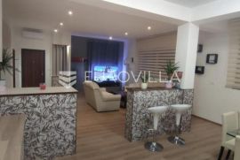 Pula, Gregovica, moderan četverosoban stan, NKP 100 m2, Pula, Flat