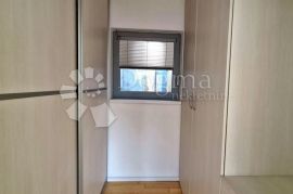 Dvosobni stan s dnevnim boravkom u srcu Rijeke, Rijeka, Appartment