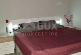 NOVI VINODOLSKI - Dva apartmana blizu centra, Novi Vinodolski, بيت