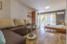 Crikvenica,Dramalj - Kuća sa 7 apartmana, Crikvenica, Haus